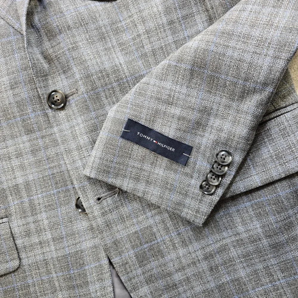 Tommy Hilfiger Modern-Fit Plaid Sport Coat Mens 36S Grey TH Flex Conrad $295 NEW